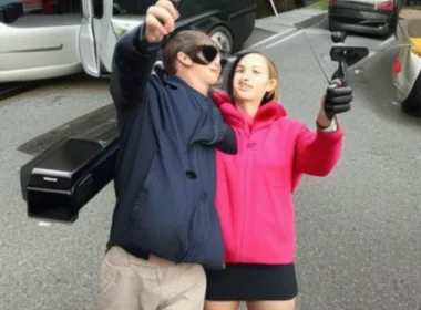 Jak podłączyć selfie stick do telefonu komórkowego